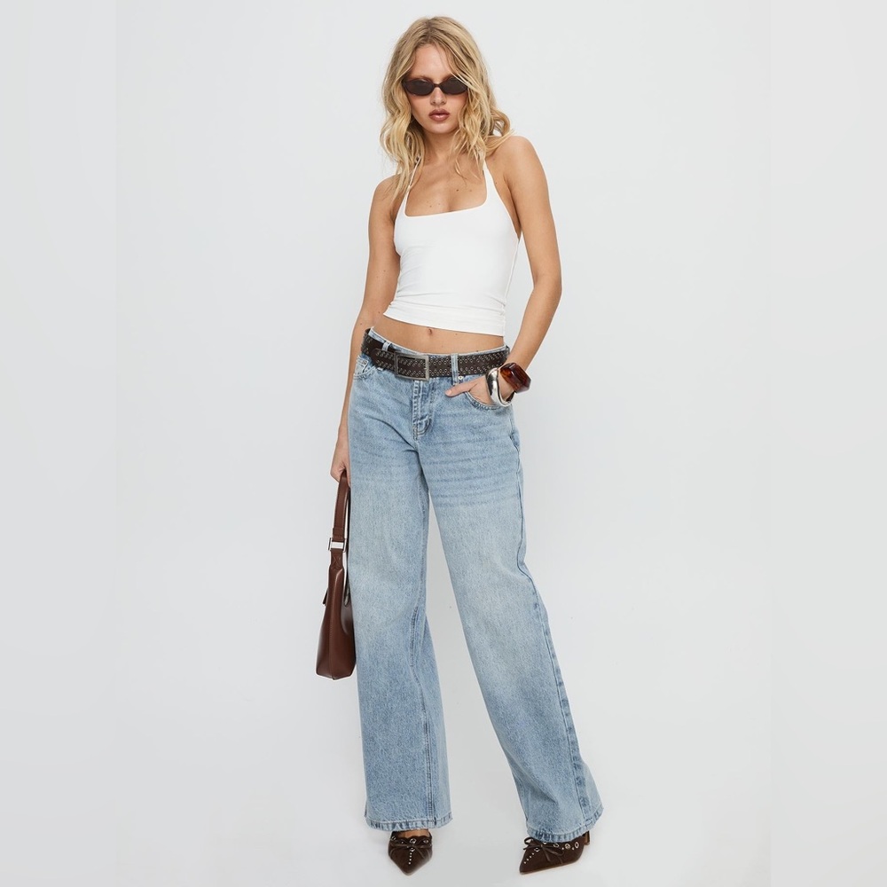 Princess Polly Serenitia Mid Rise Straight Leg Jeans in Light Wash